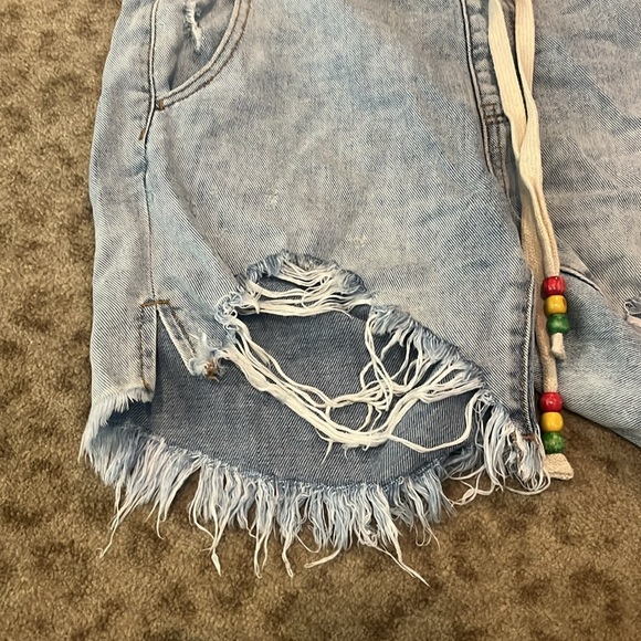 OneTeaspoon Shabby Short - Picture 3 of 6